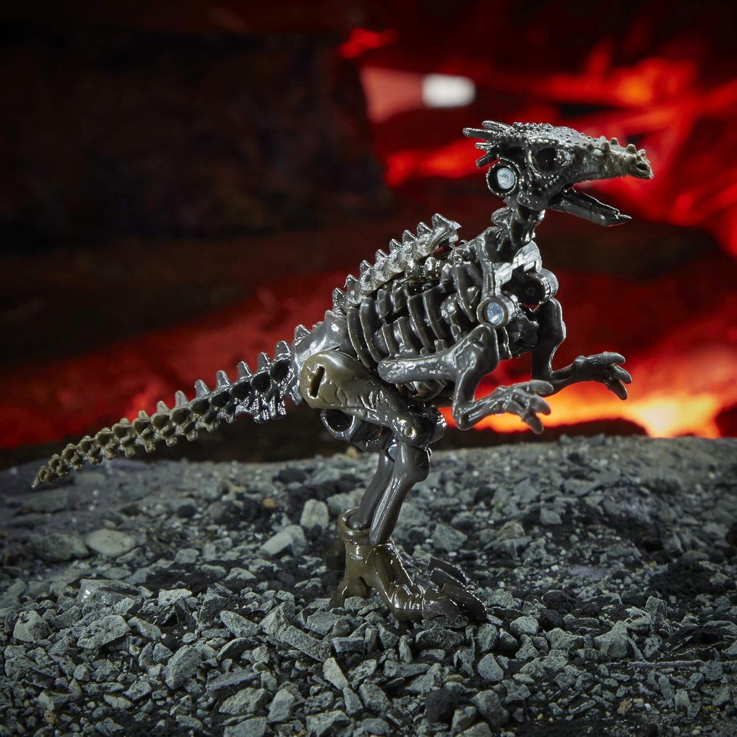 Transformers War for Cybertron: Kingdom - Vertebreak - Core Class Action Figure (Hasbro / Takara Tomy)