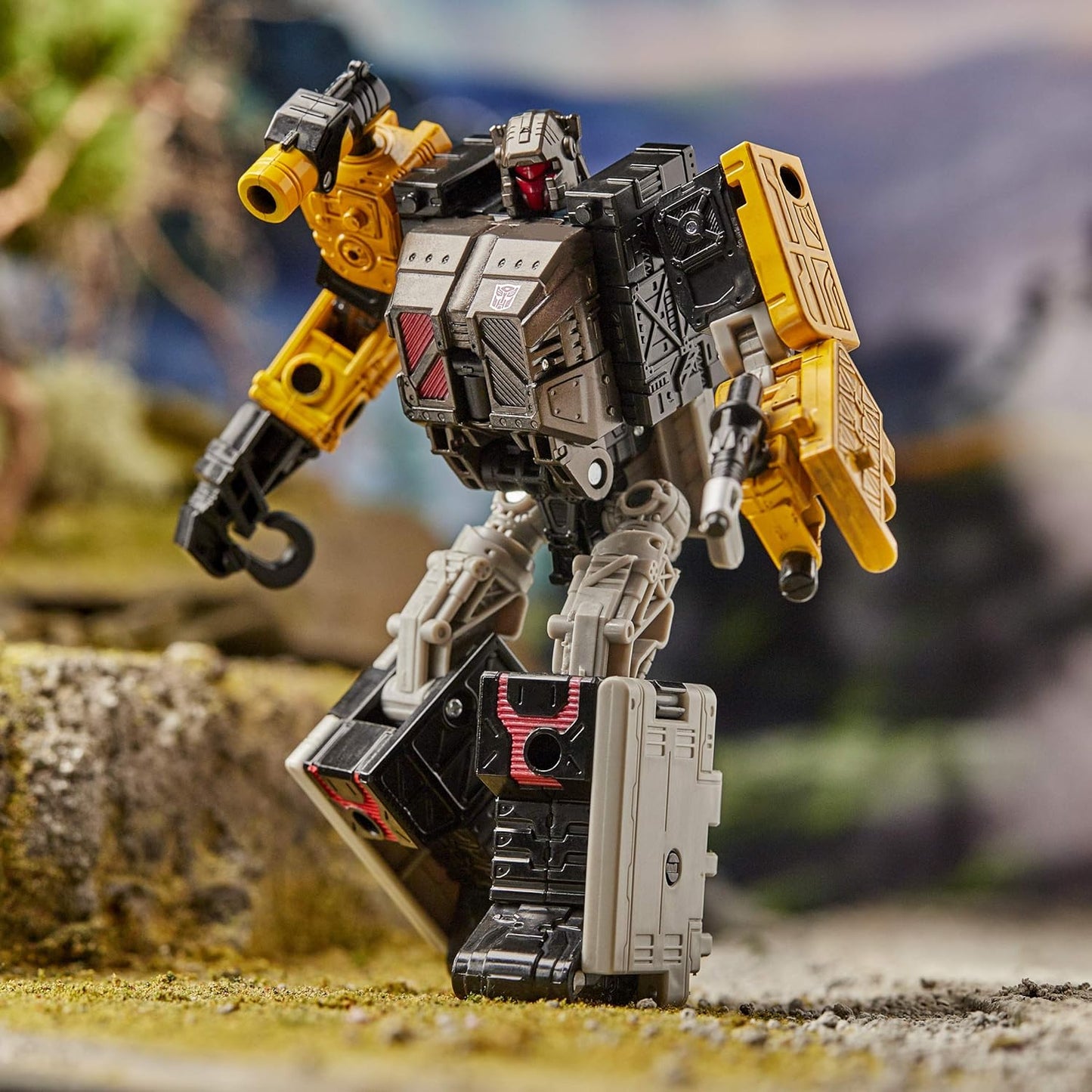 Transformers: War for Cybertron - Earthrise - Ironworks Deluxe Class Action Figure (Hasbro/ Takara Tomy)