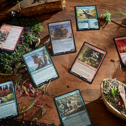 Magic: The Gathering - Bloomburrow Commander Deck - Animated Army (Red-Green)