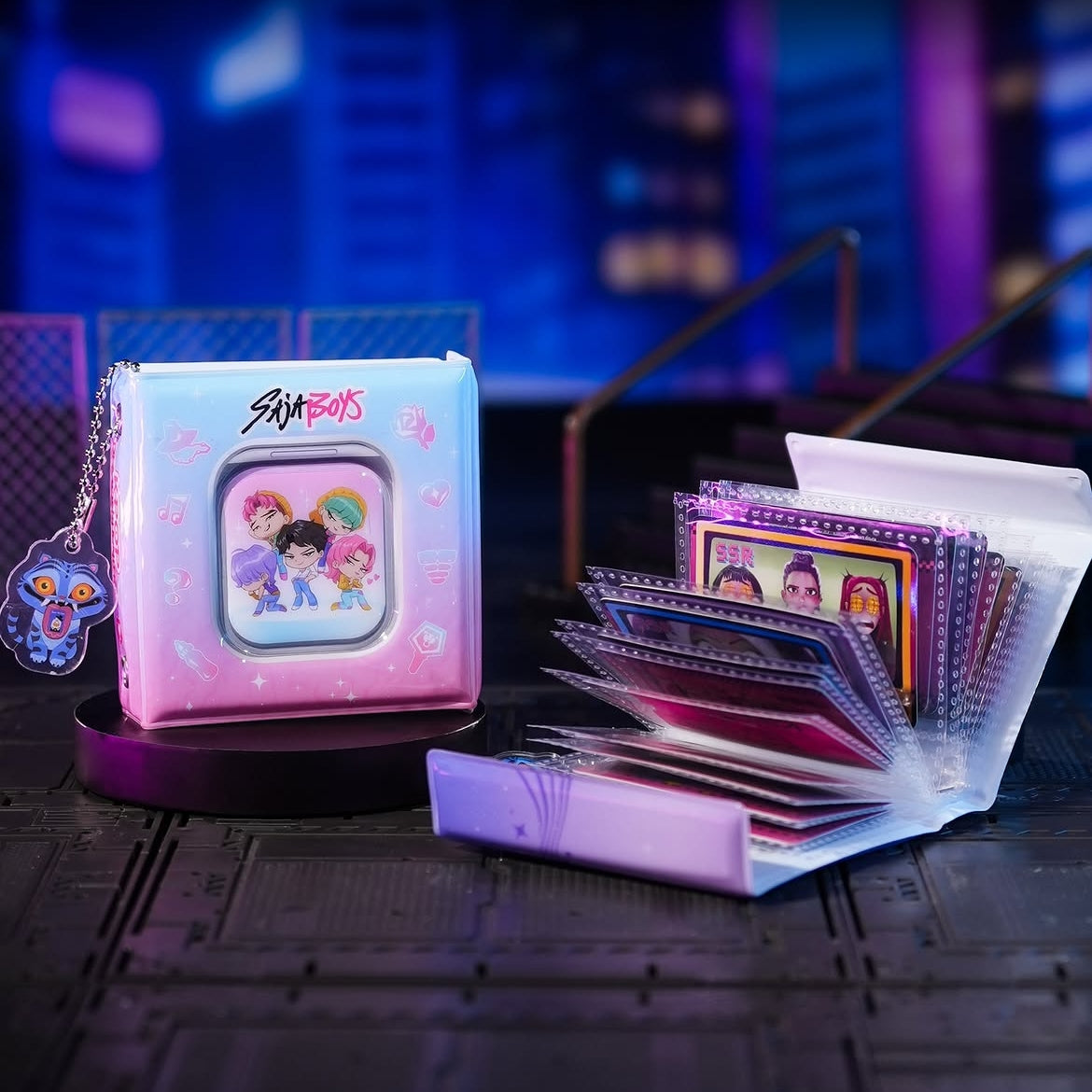 KPop Demon Hunters Collectible Cards: Mini Card Album - HUNTR/X