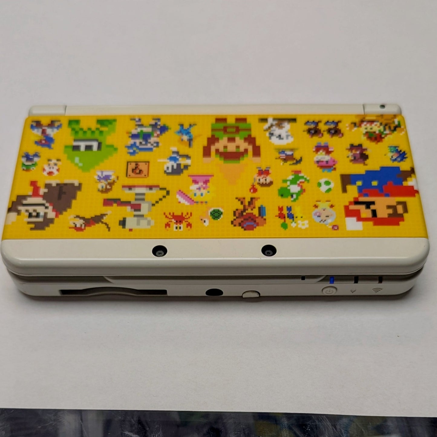 New Nintendo 3DS - Mario Maker Pixel Art Console